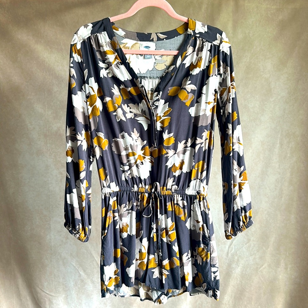 💗Old Navy long sleeve romper size small🌸